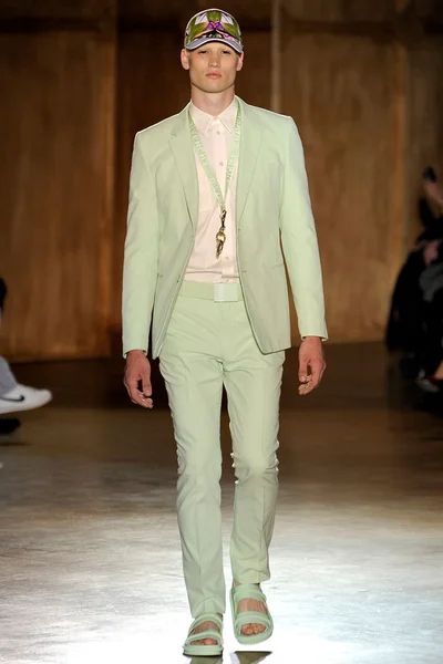 Look 36